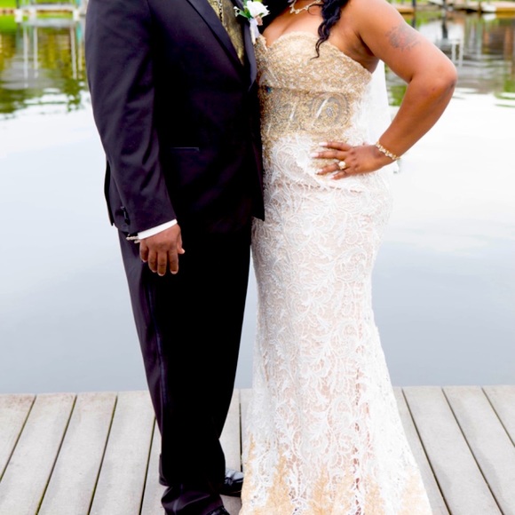 Royal Queen Collection 7458 Wedding Dress 🌹💍 - Picture 5 of 11